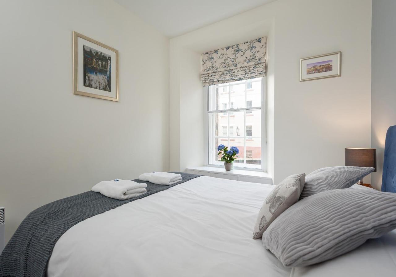 Blair St Burns Apt Old Town Edimburgo Esterno foto